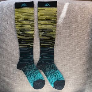 Sock Bundle (5 Socks; 4 Compression, 1 Standard)